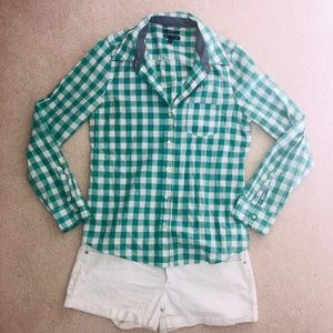 Gap plaid boyfriend button down
